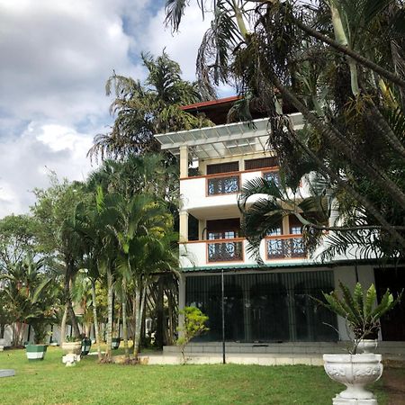 Amani Lake Resort Panadura Eksteriør bilde